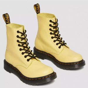 🩵NIB Dr. Martens Lemon Yellow Pascal Virginia Leather 1460 Boots Size 11